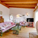 Laluisa-garda Villa