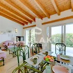 Laluisa-garda Villa *