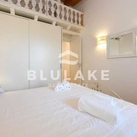 Laluisa-garda Villa *