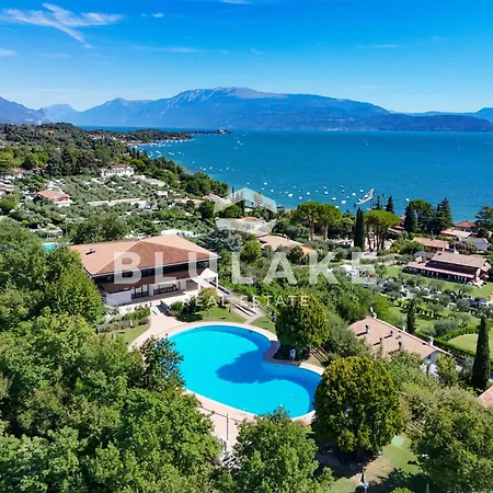 Laluisa-garda Villa *