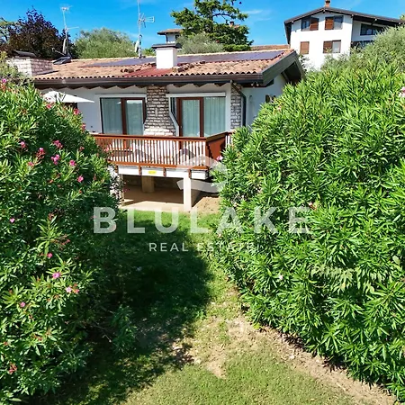 Laluisa-garda Villa *